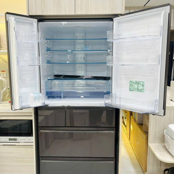 Tủ lạnh Mitsubishi MR-WXD70M-H dung tích 700L